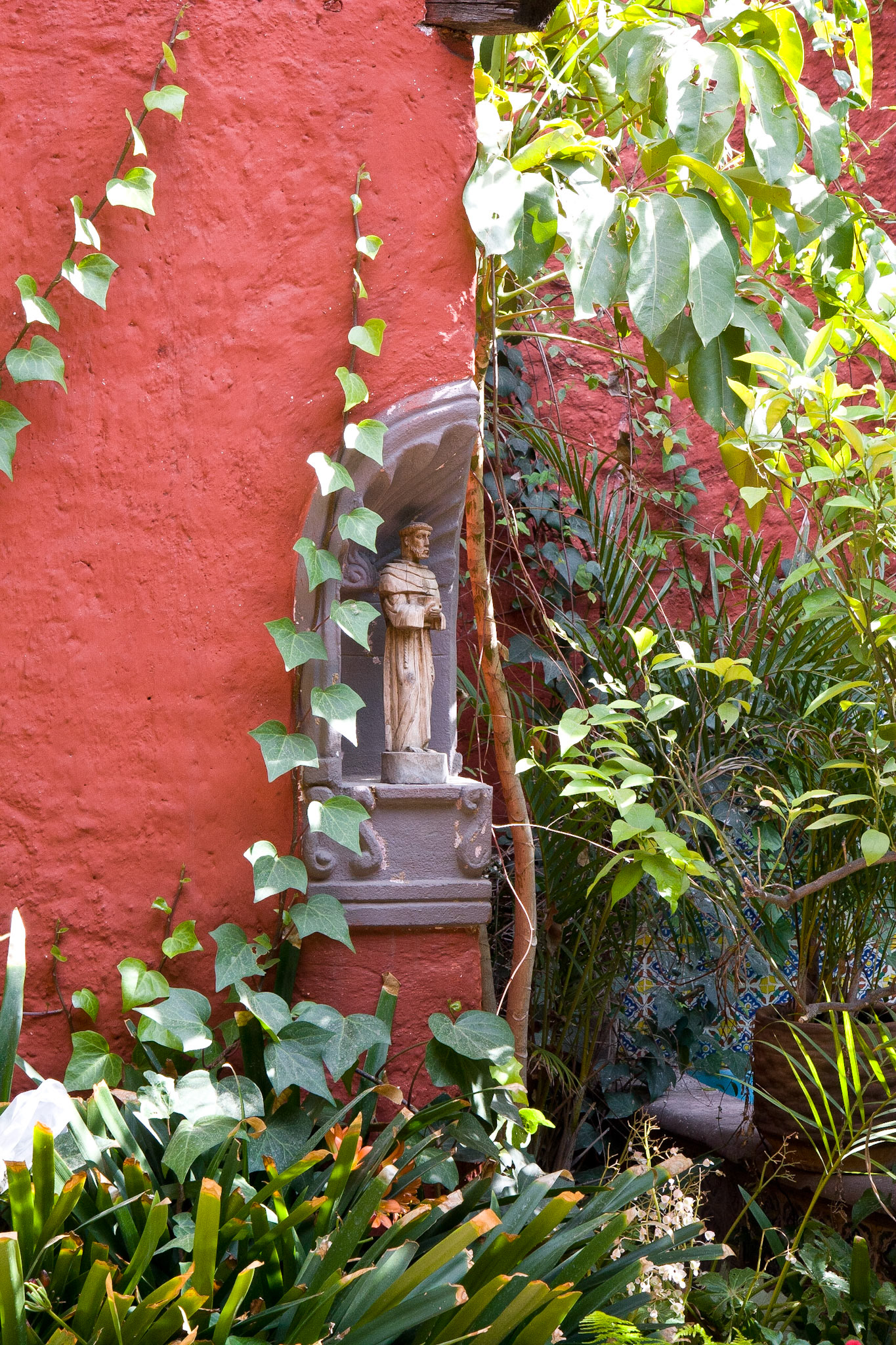 21 Sollano: Courtyard