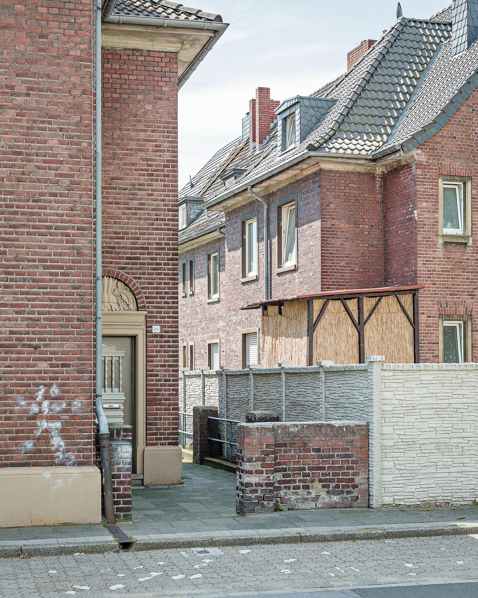 Wohngebäude mit Sichtschutz