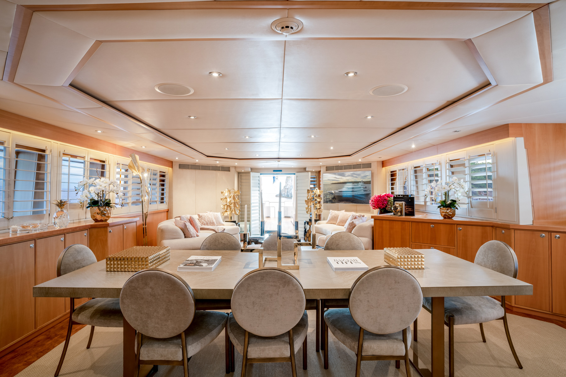 Yacht Saloon photo