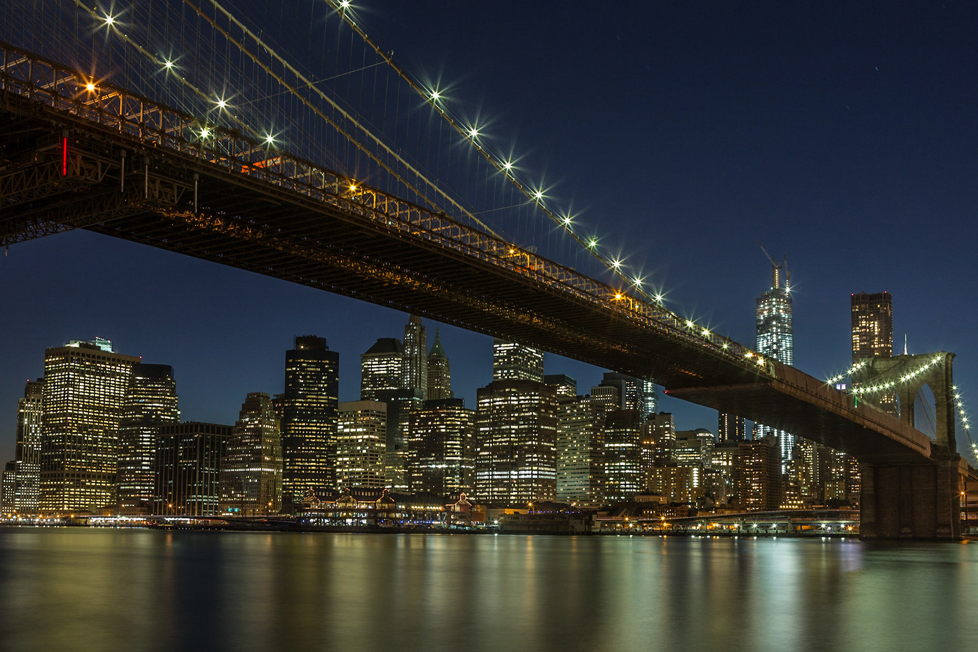 View from the Brooklyn Bridge Park over the East River towards Downtown Manhattan