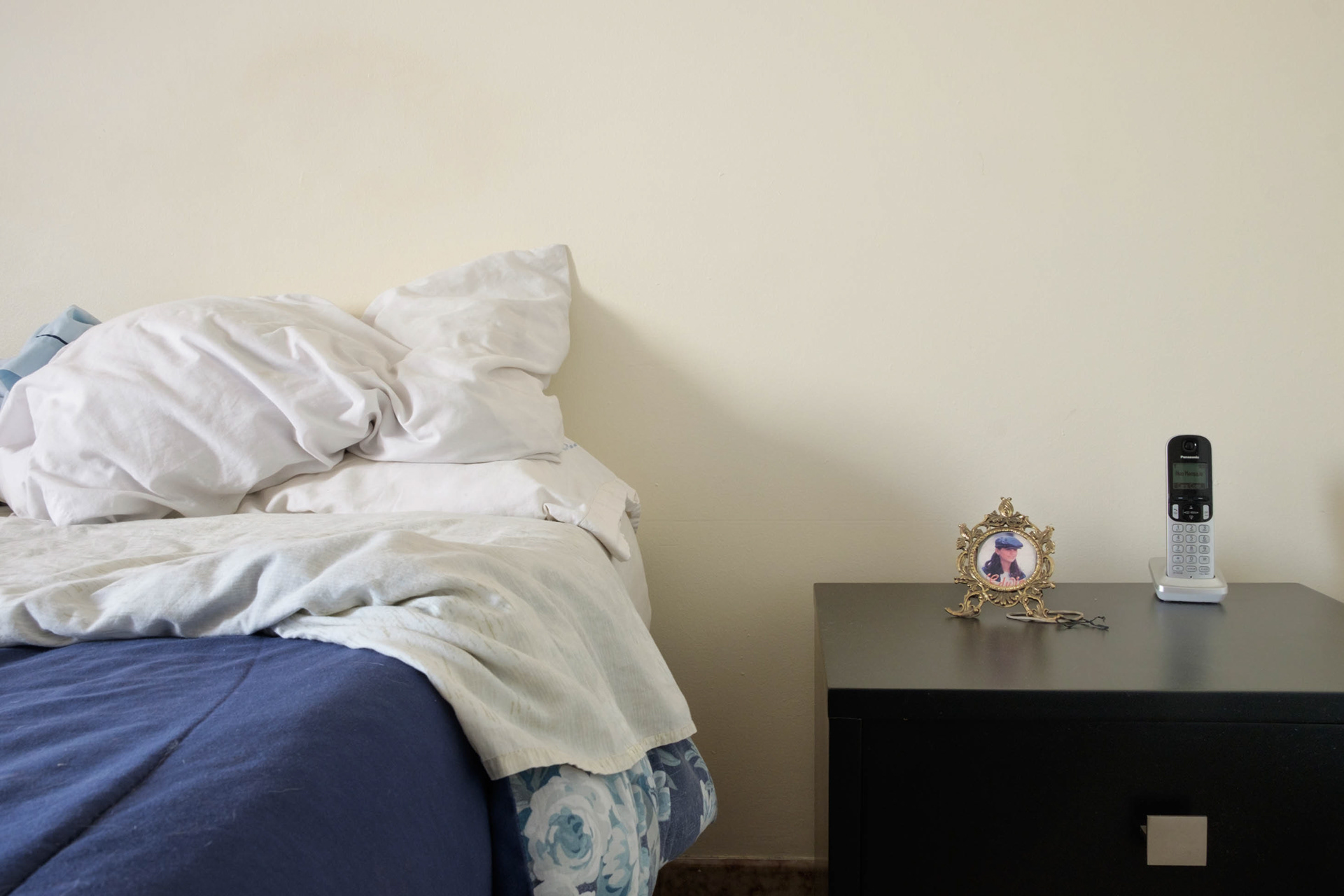 House of Vanessa Pérez, 36 and Fabiola La Corte, 45. One left to United States, the other one to Spain, after their mother died. Caracas, Venezuela, 2018
