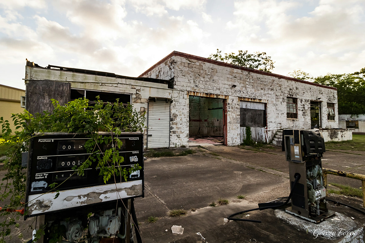 Gonzo Form Jennings Gas Station