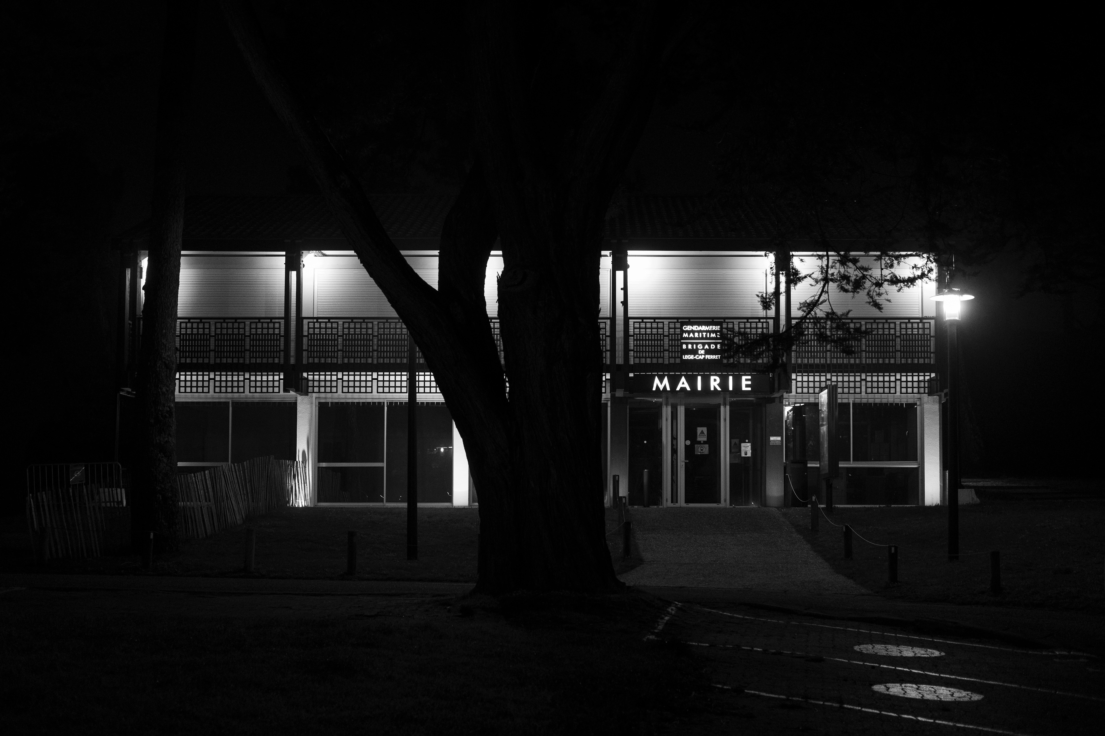 Mairie du Canon la nuit