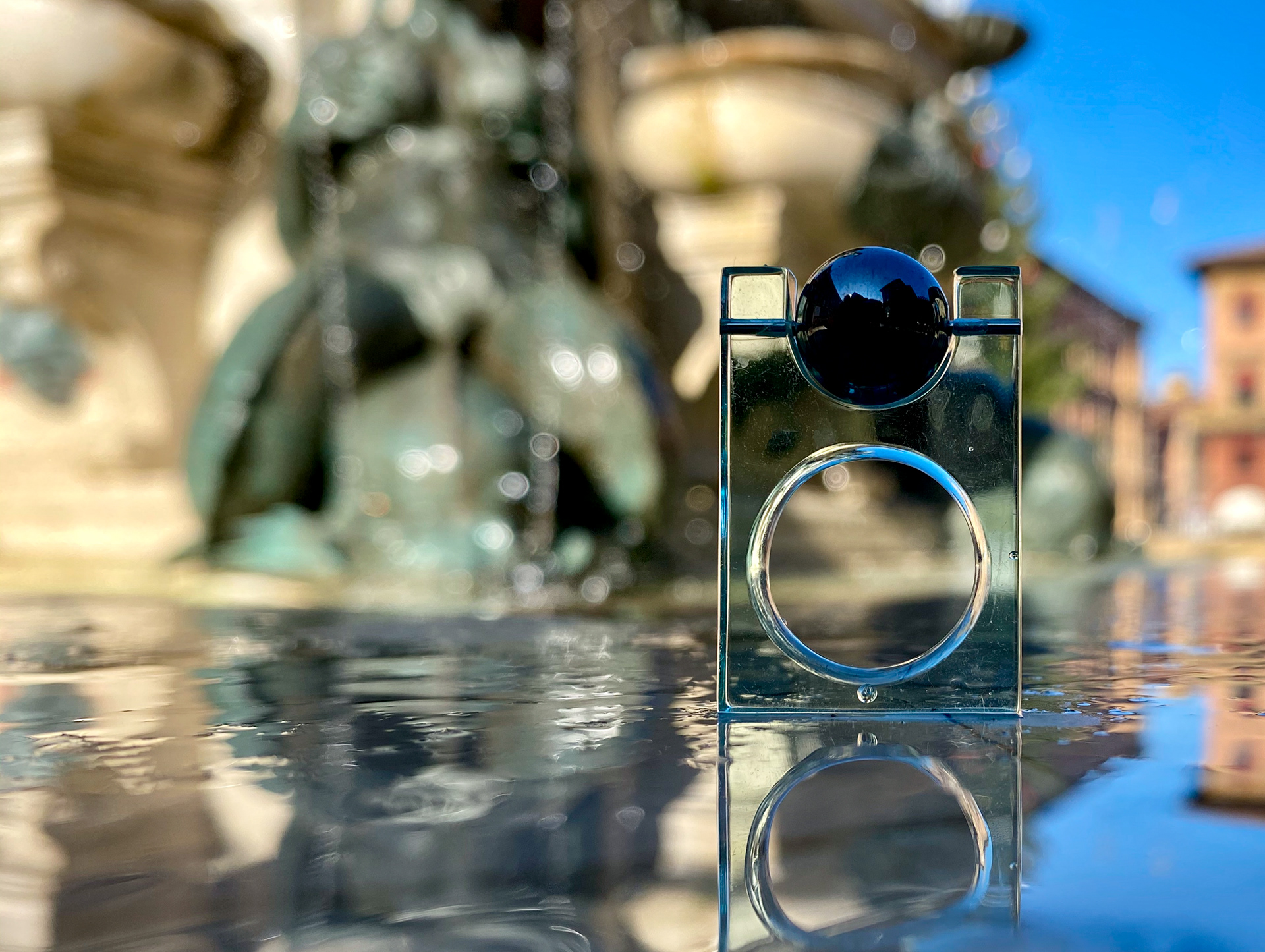 Fontana di Nettuno ring. Plexiglas®, haematite.