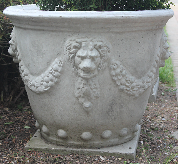 John's Concrete Art Lion Planter