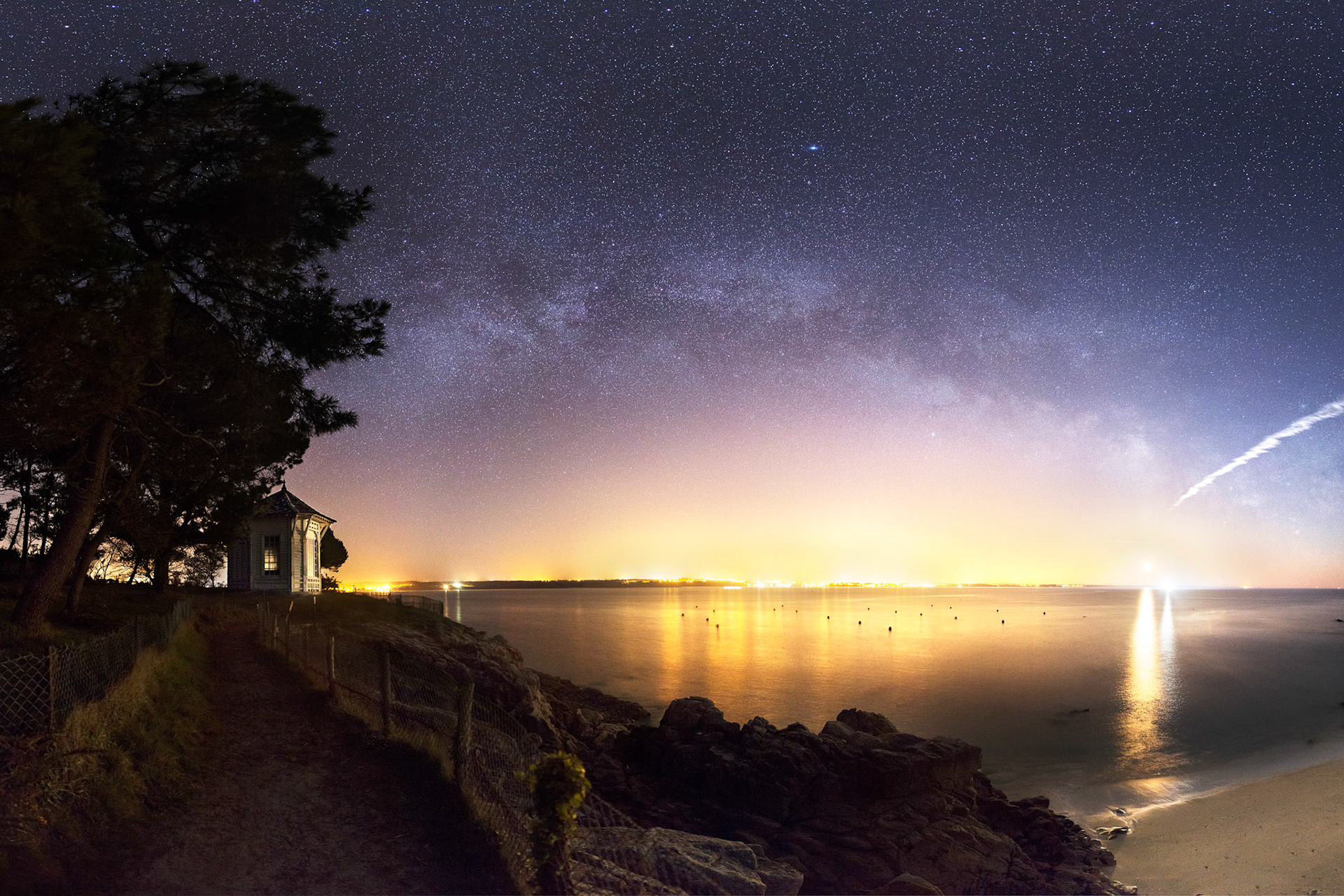 La plage de Bot Conan sous les étoiles