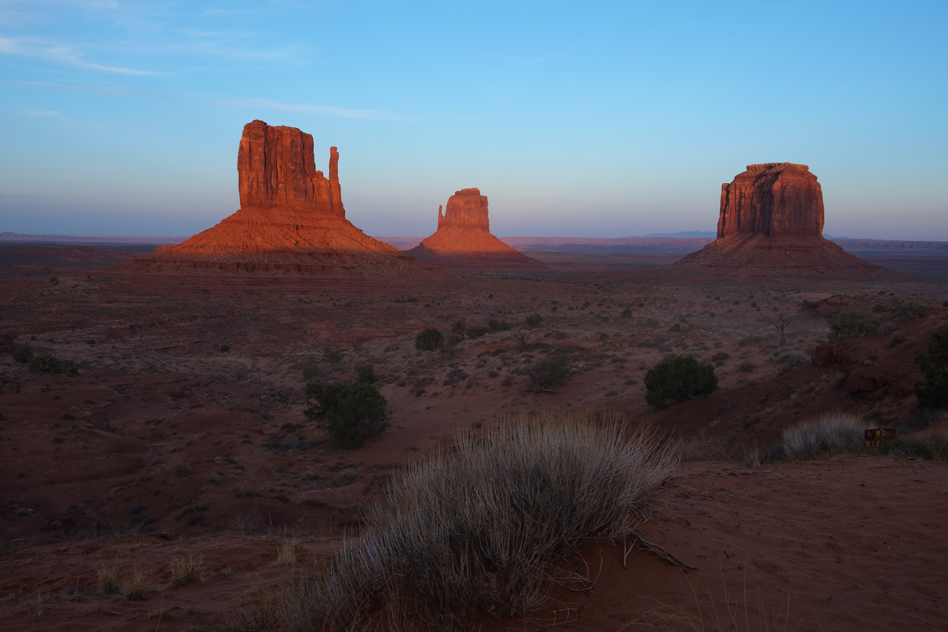 Monument Valley at sunset from Wild Cat Trail
