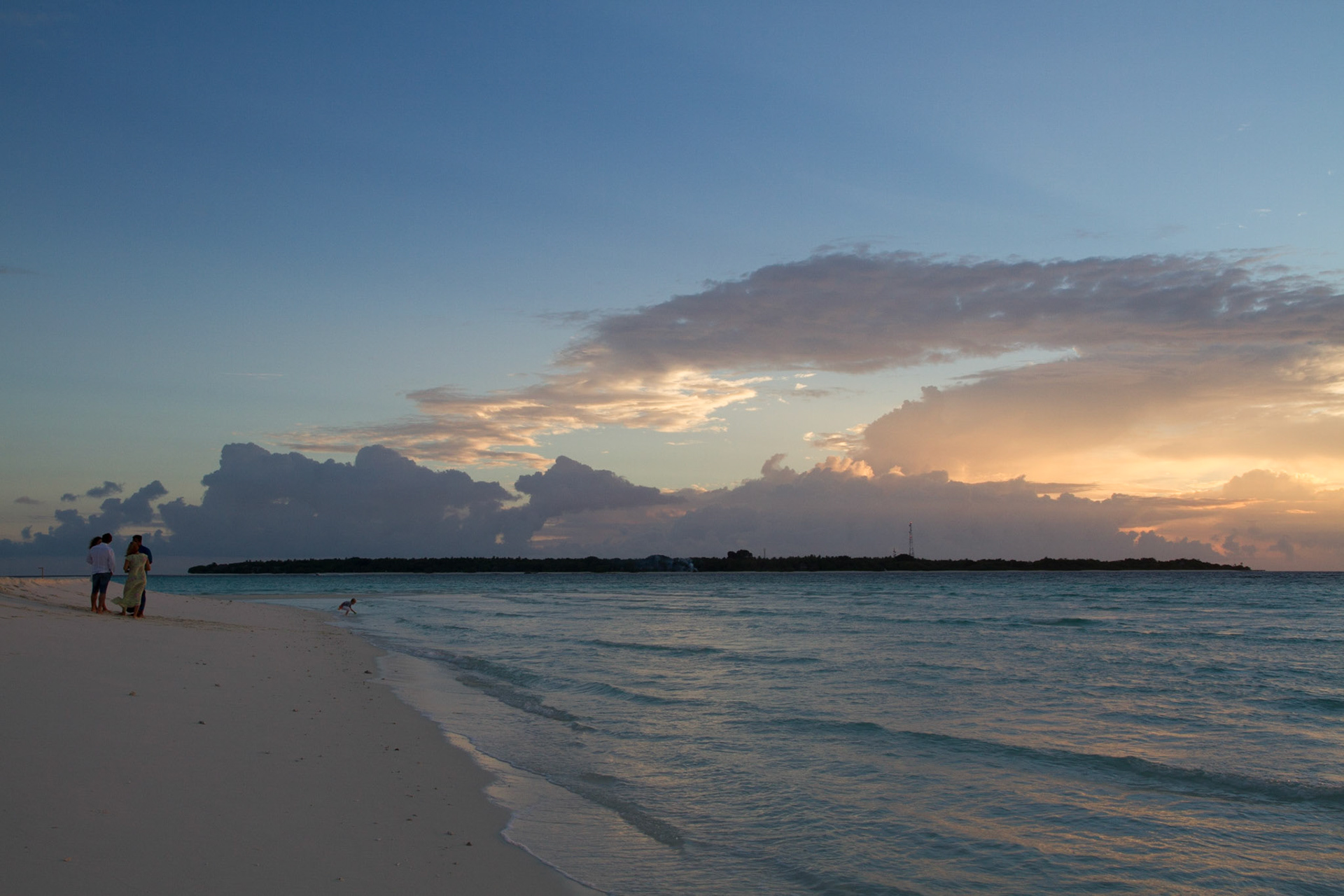 Drinks on the sand bank