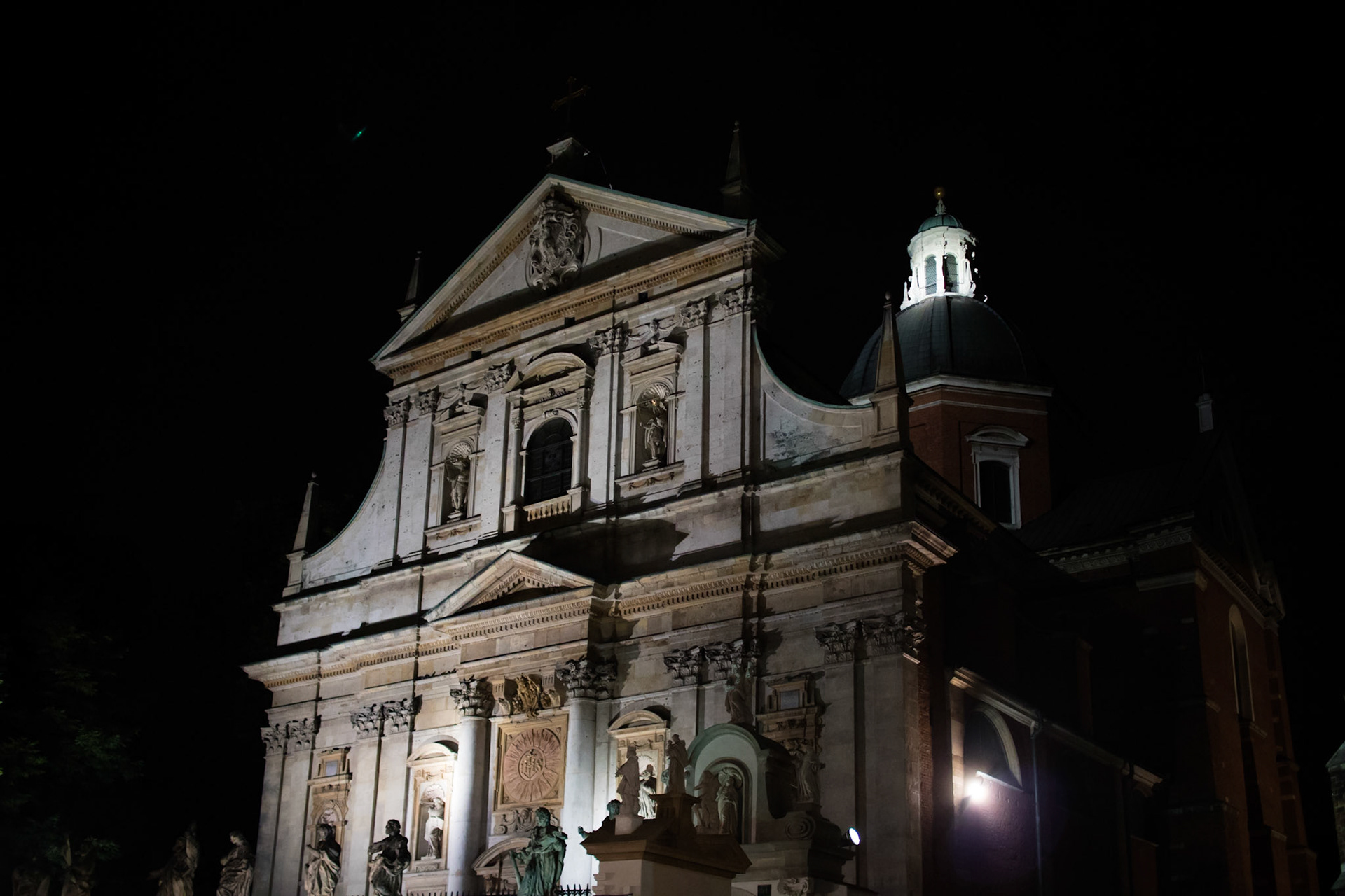Church lit up at night, Grodzka