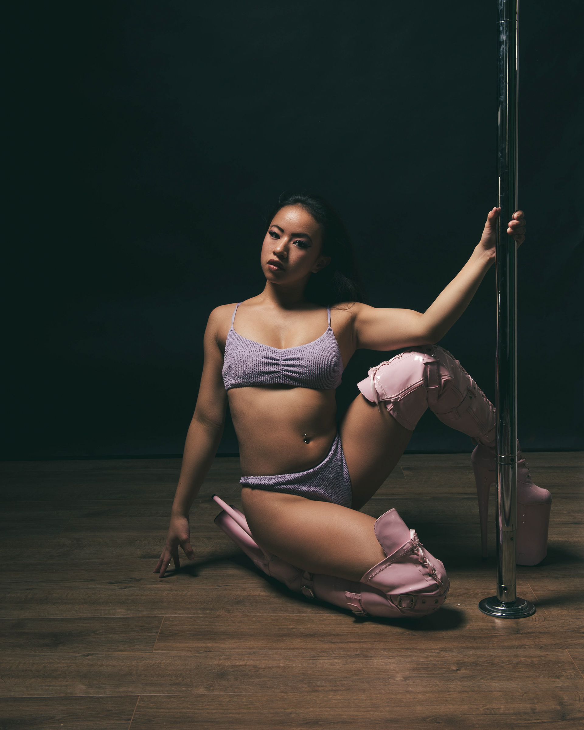 J-anis Photography Pole Photoshoot Portrait