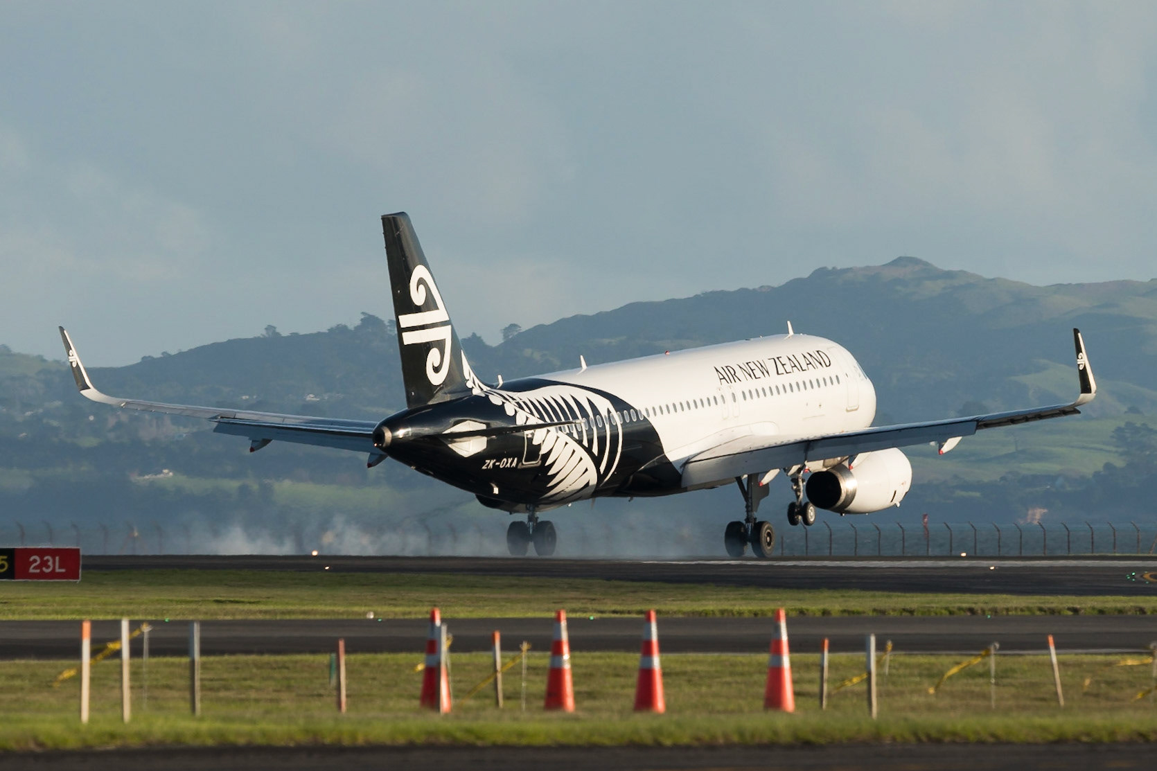 Air New Zealand Airbus A320 ZK-OXA arriving in Auckland.