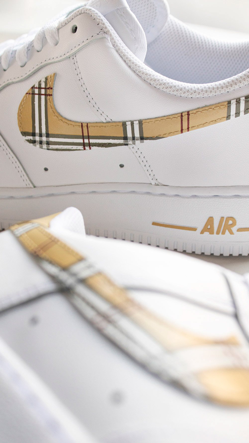 Swoosh Check Pattern - 240€