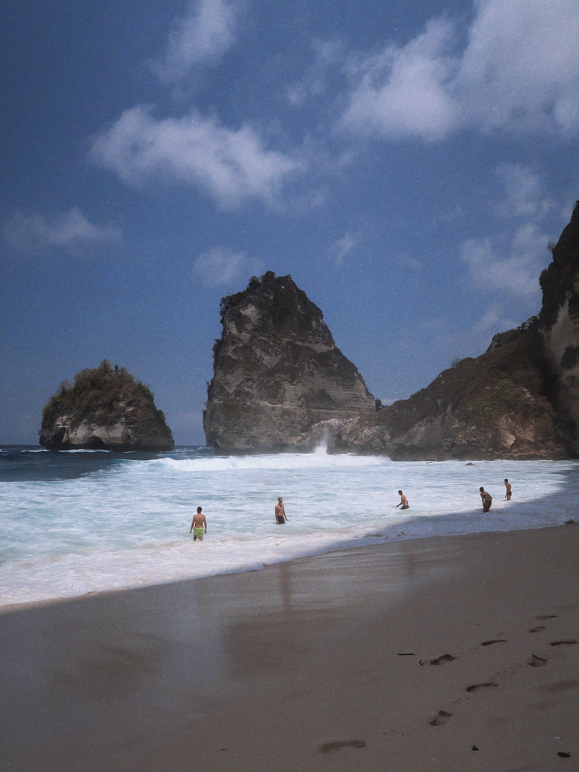 CRYSTAL BEACH, NUSA PENIDA, INDONESIA