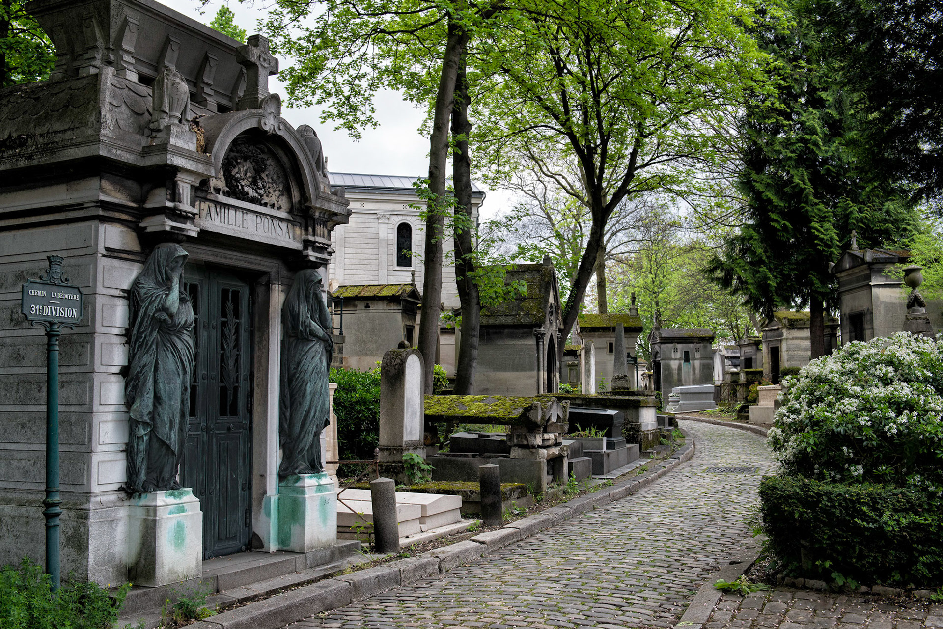 31 Division - Père Lachaise Cemetery, Paris, France