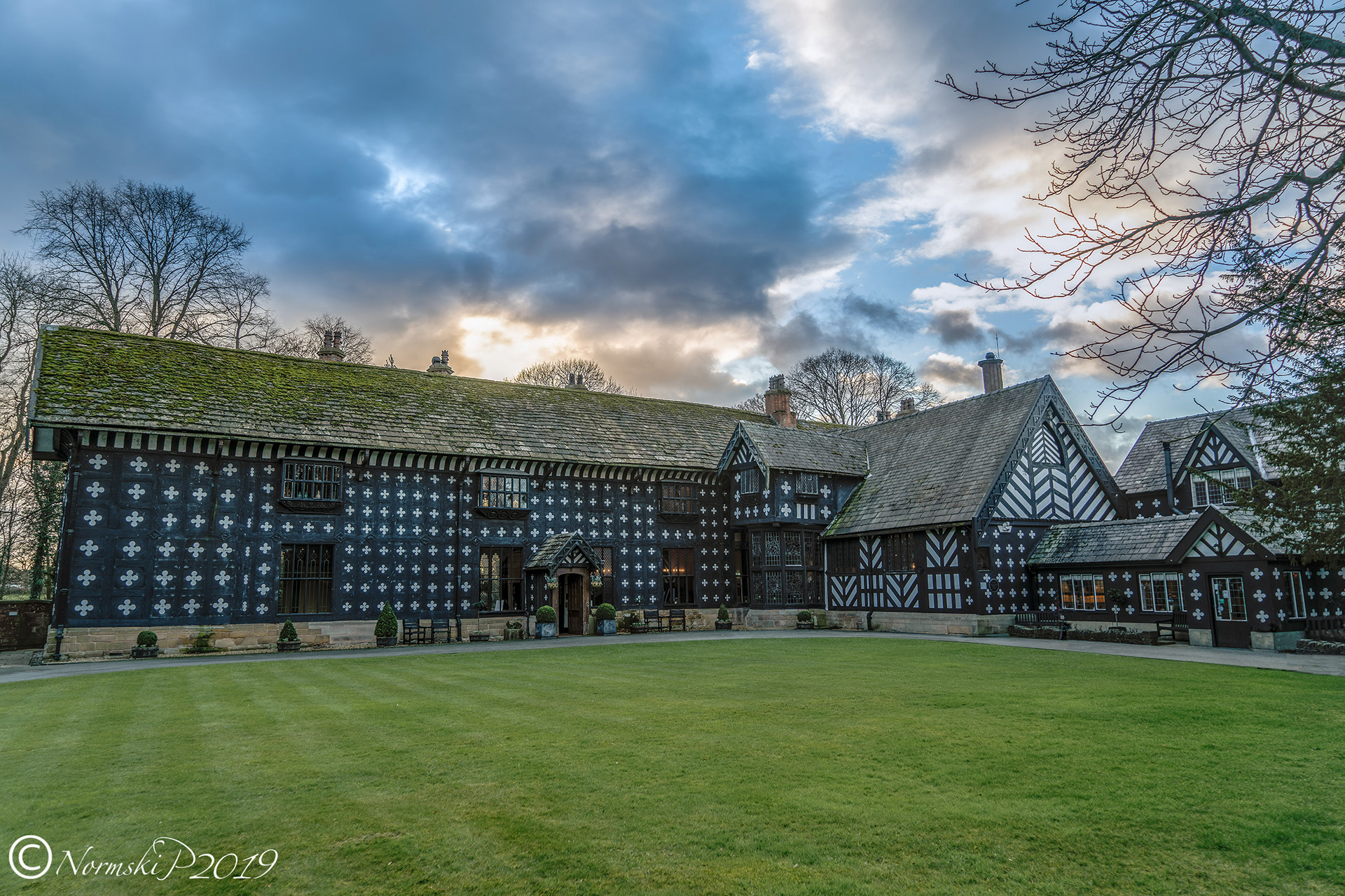 Salmsbury Hall