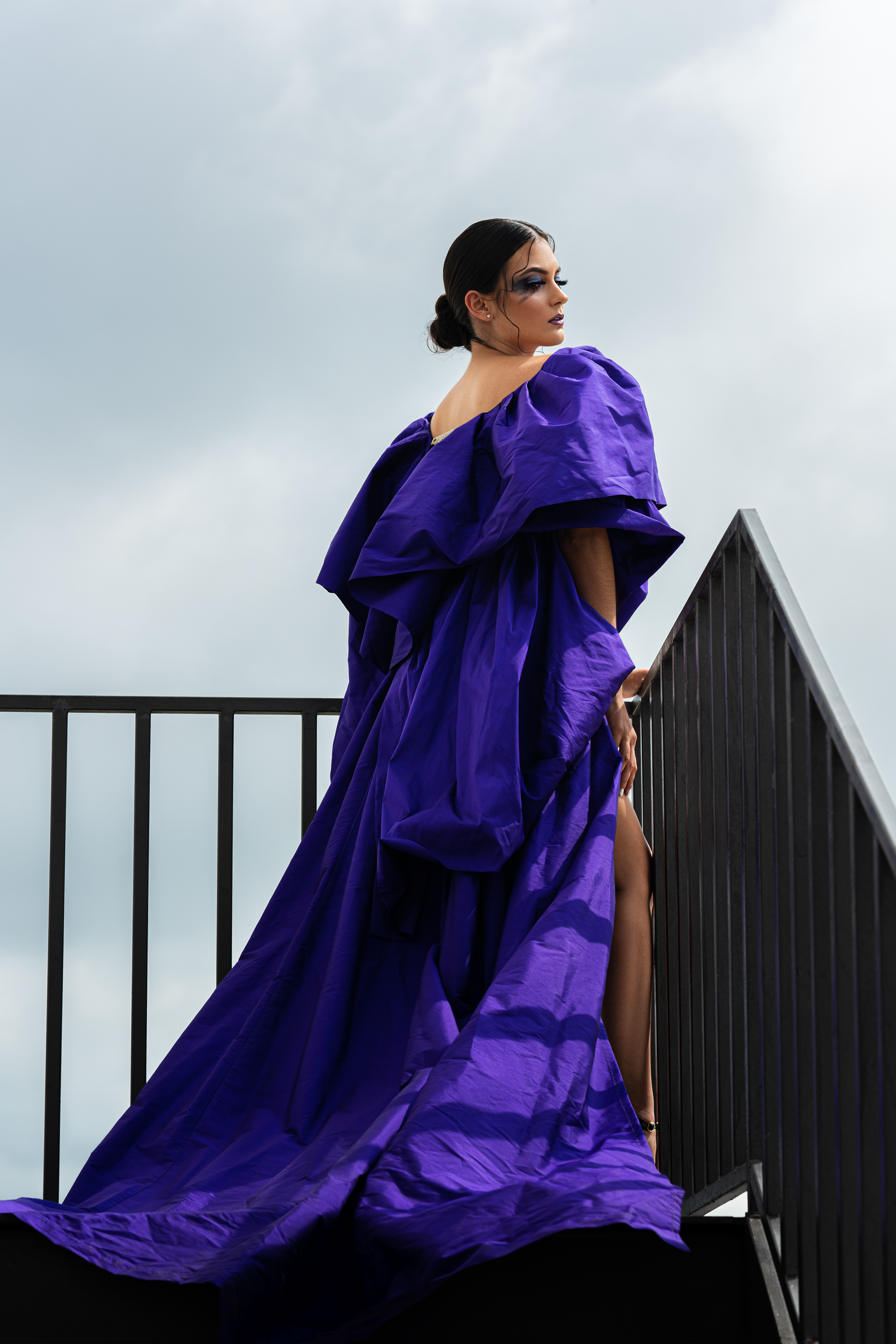 Foto: Gus Alvarez MUA: Gabriela Mota Modelo: Clarisa D’Argence Diseño: Enrique Marín