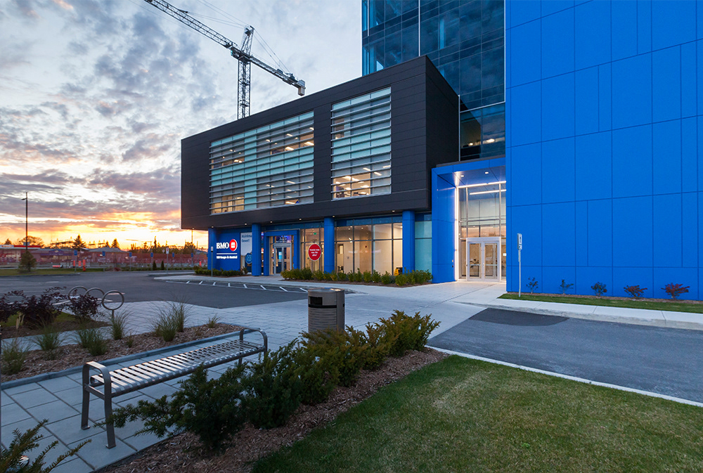 bmo 1 place laval