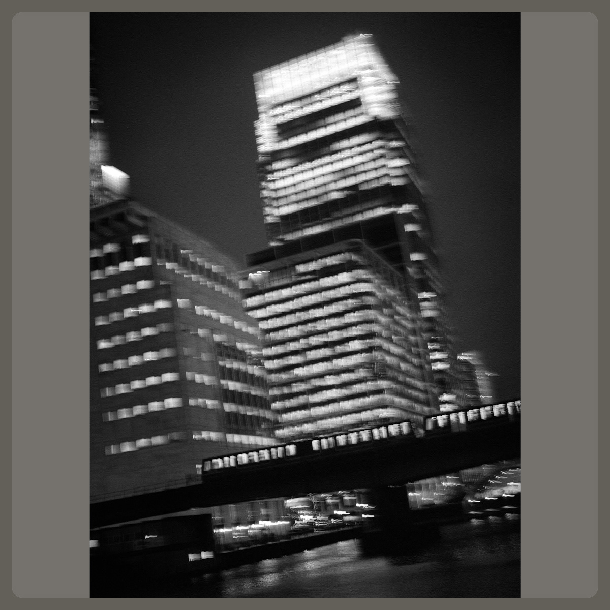 Canary Wharf Tower, London, Architecture, Pete Gardner, Photographer, London, UK, © Copyright Pete Gardner