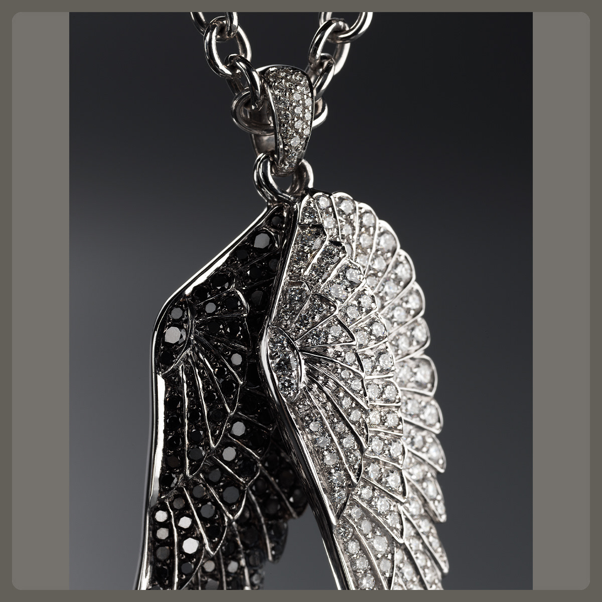 Garrard, Wings diamond pendant, Pete Gardner, Photographer, Studio, Still Life, London, UK, © Copyright Pete Gardner