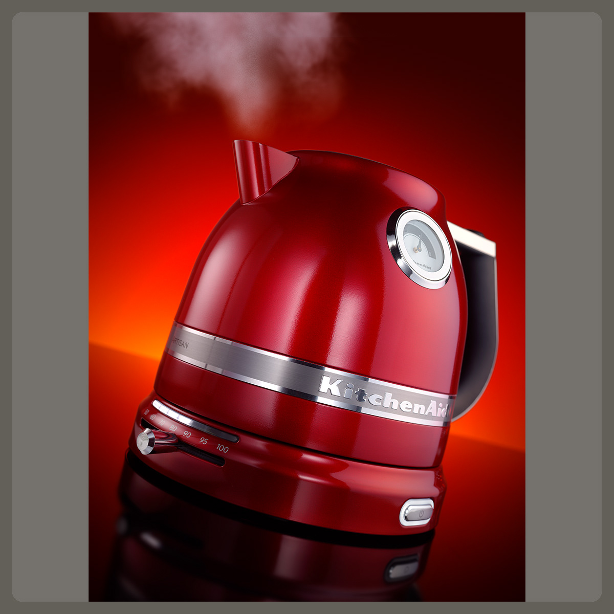 Kitchen Aid kettle, Pete Gardner, Photographer, Studio, Still Life, London, UK, © Copyright Pete Gardner