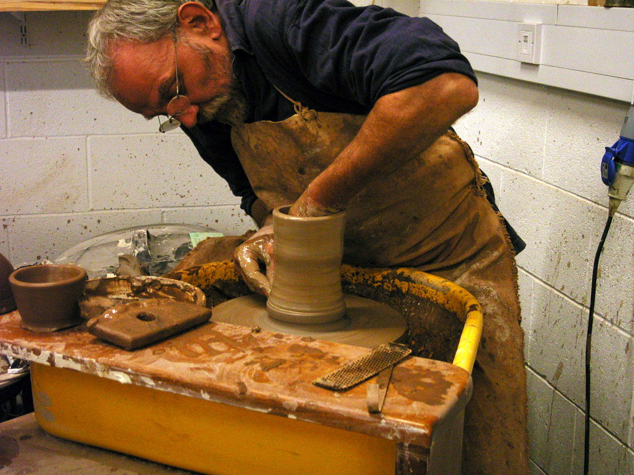 David White's throwing demo at Calderdale College 2006
