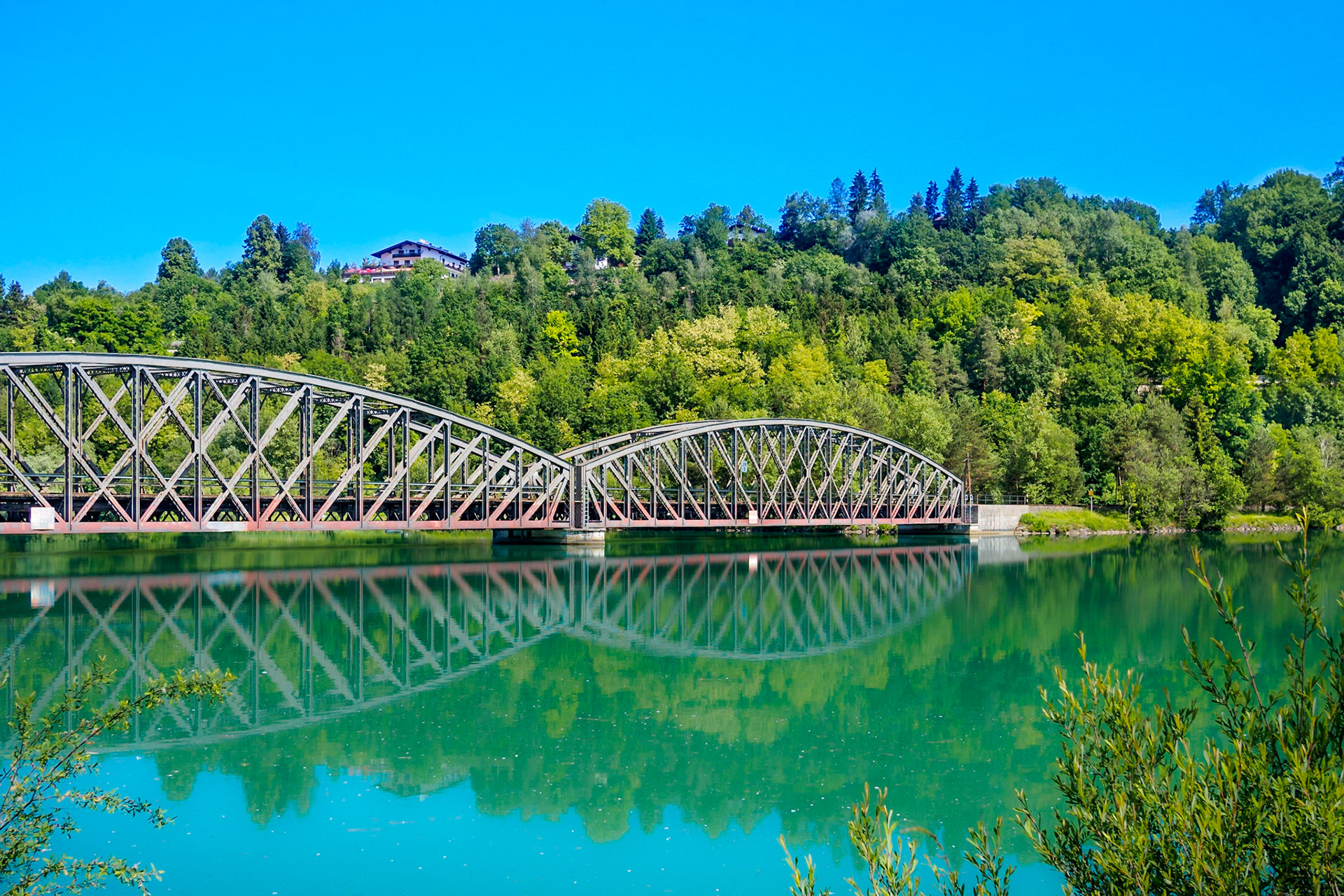 Bridge over troubled Jade