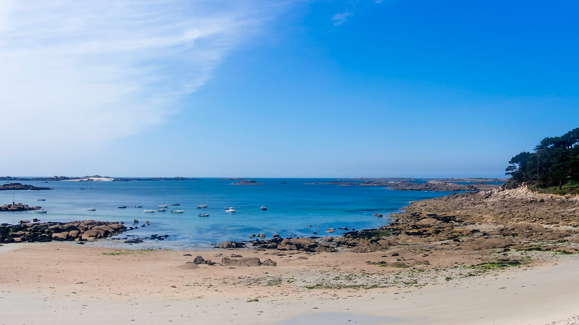 View towards Radénec and the harbour of Trébeurden from the graden of Pors Termen