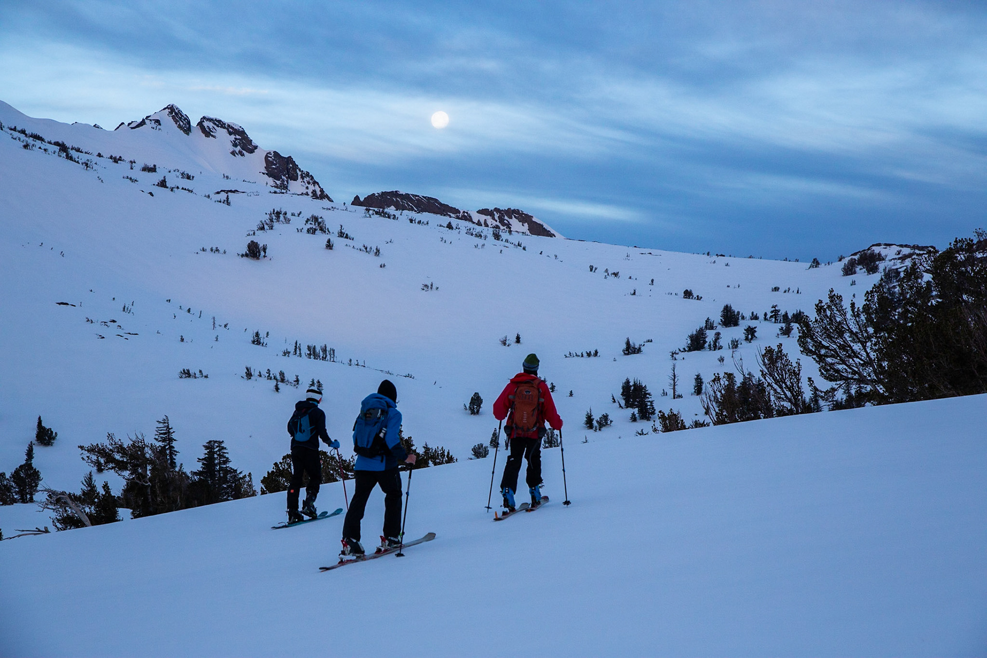 ski roundtop mountain adventures