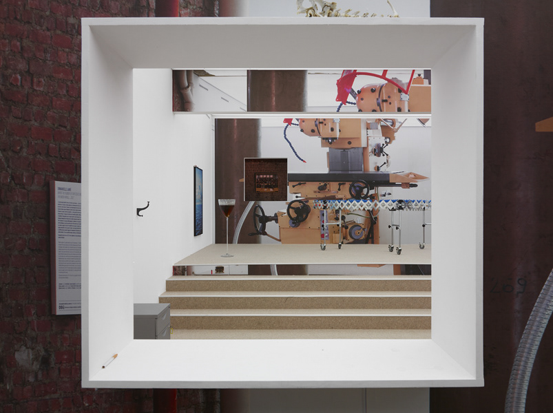 Emmanuelle Lainé, Palais de Tokyo, exhibition view 2017, Credit: André Morin