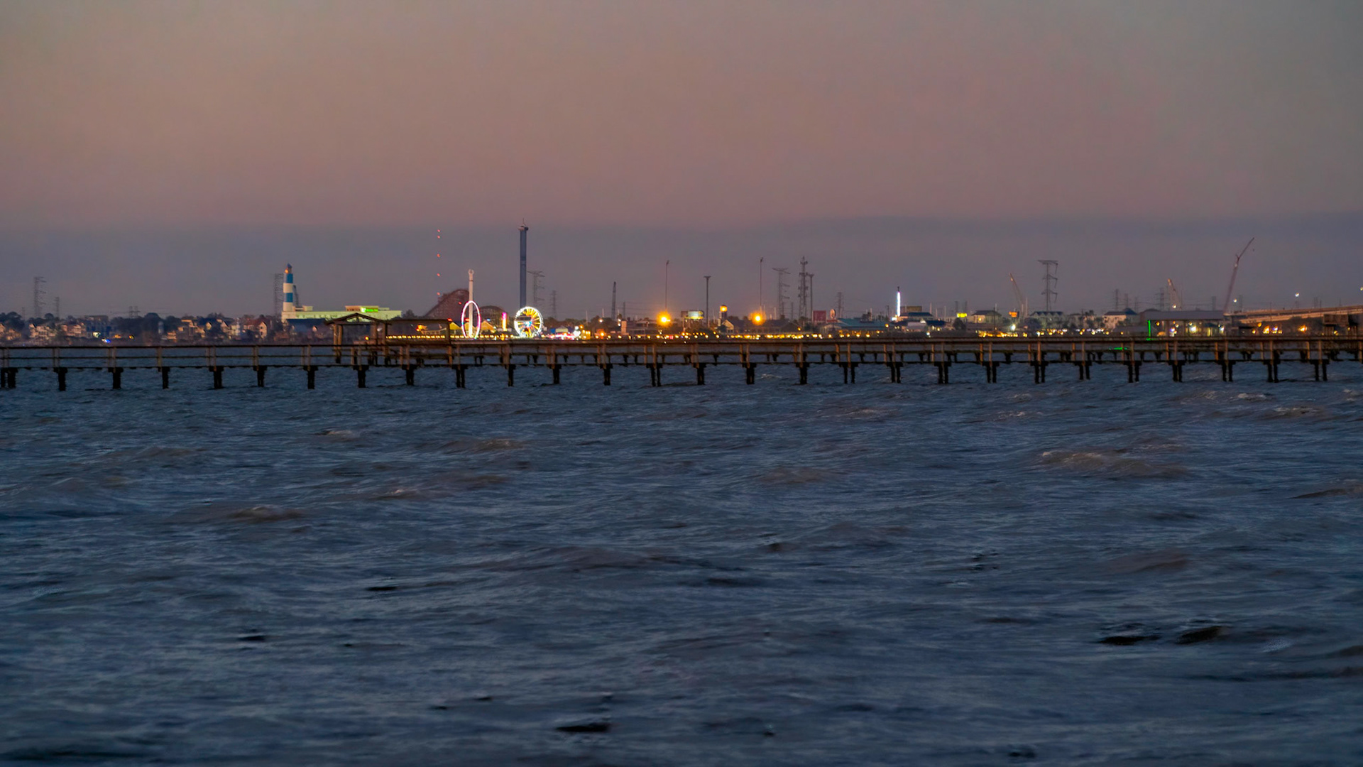 Kemah Boardwalk at dawn