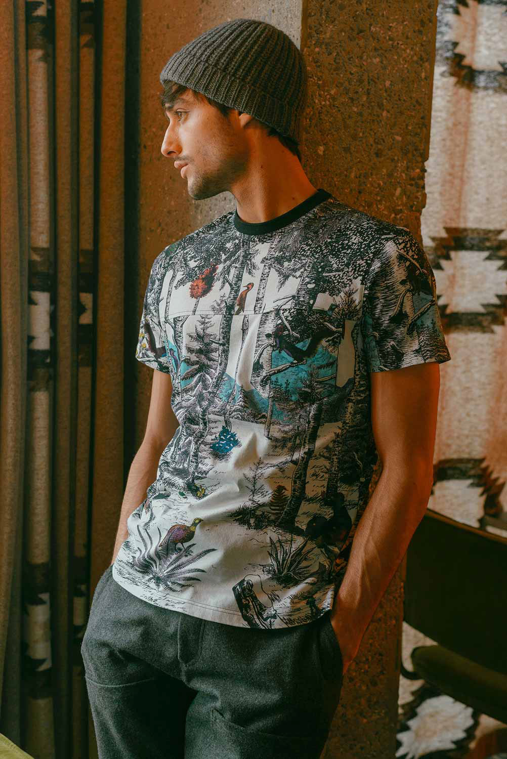 Shooting du motif textile sur T-shirt la collection automne-hiver 2018 de Rue Begand